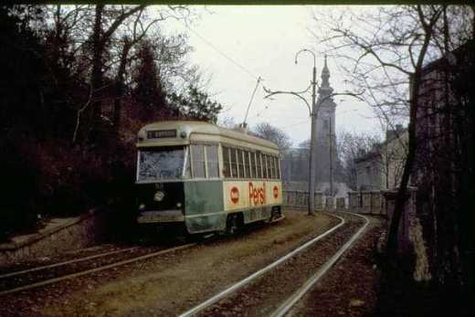 Beskrajni gradski krug i u njemu – tramvaj