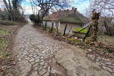 Zapuštena kuća stranca koji nam je učinio mnogo